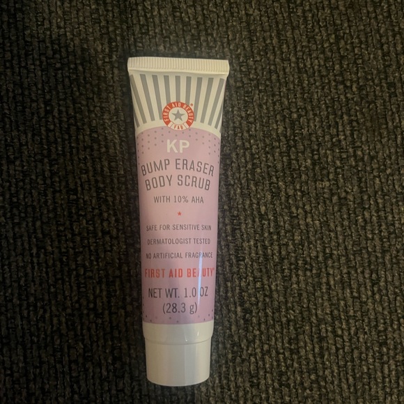 Makeup Bundle - Picture 7 of 10